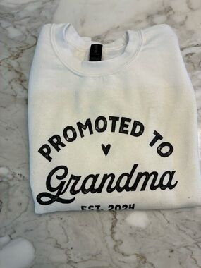 Gildan White Heavy Blend Crewneck Shirt